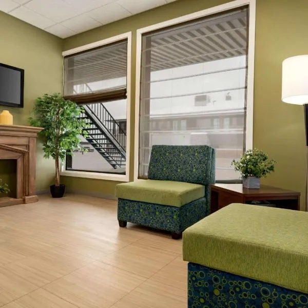 Super 8 by Wyndham Hearst ON, hotel di Hearst