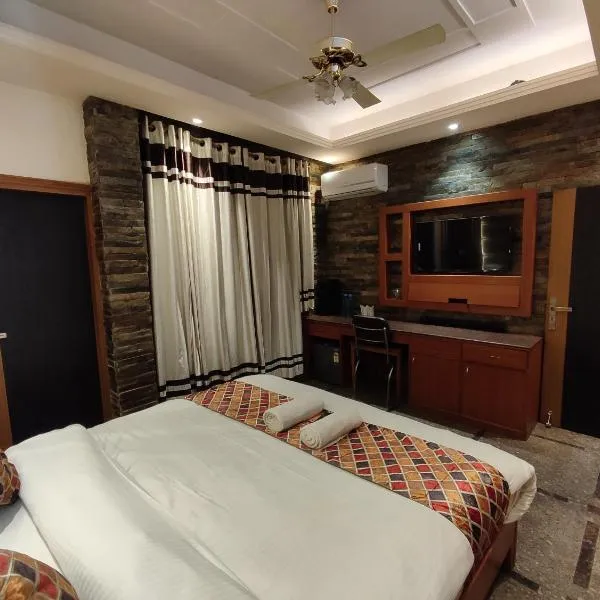 Stay @ 203, hotel u gradu Noida