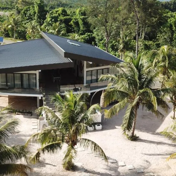 Eagle Bay Retreat Borneo Beach Villas Beach Front, hotel en Kudat