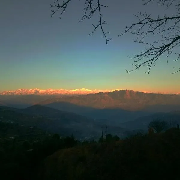 IN APPLE ESTATE KANATAL - Himalayan View Resort with Courteous Staff photo 2