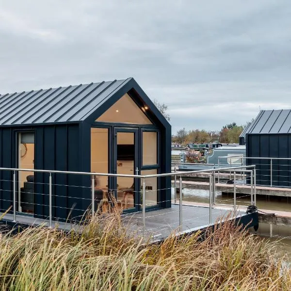 Tattenhall Marina Floating Pods, hotel a Hargrave