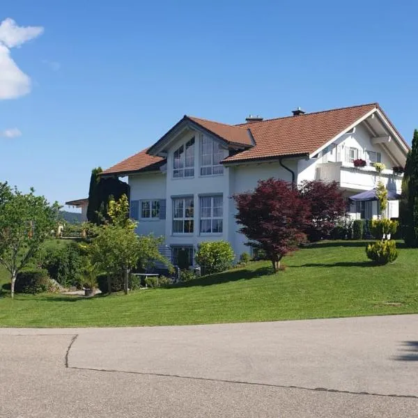 Ferienwohnung Hensel am Herzmannser See, hotel in Waltenhofen