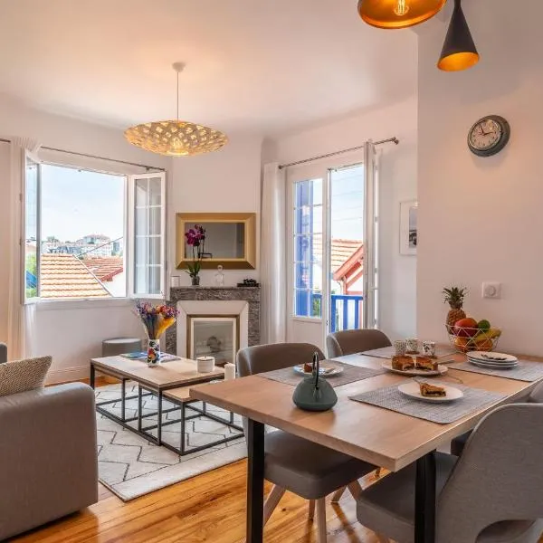 Superbe appartement plein de charme à 5min de la plage, готель у місті Біарріц