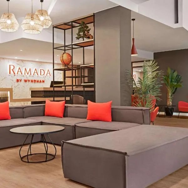 Ramada by Wyndham Valencia Almussafes, hotel in Benifayó