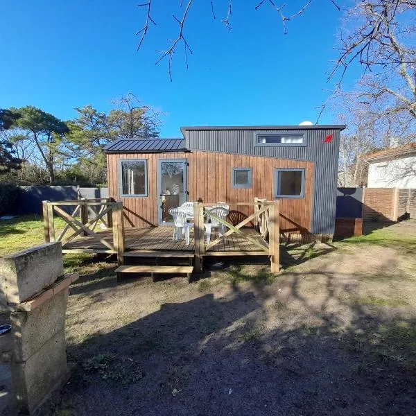 Maison Tiny House 2 chambres Soulac a 500m plage, hotel din Soulac-sur-Mer