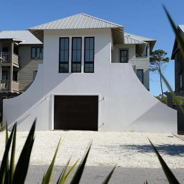 Beautiful High End One Bed / 1 Bath Carriage House: Rosemary Beach şehrinde bir otel