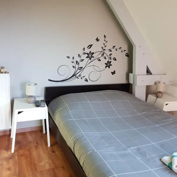 Charmante chambre d'hôtes en Normandie، فندق في فالوجنيس