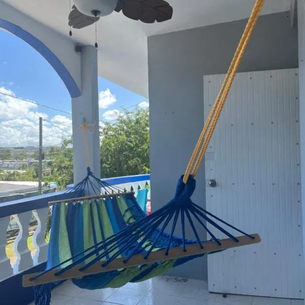 2A - Welcoming Apt near Crashboat Beach, hotel in Aguadilla