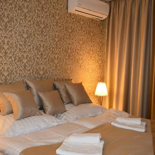 Royal Adela Luxury Apartment, Podhájska 992, hotel in Podhájska