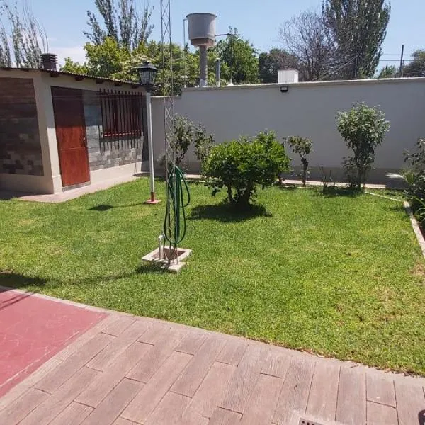 Casa EL HORNERO 1 con cochera en gran Mendoza, hotel v destinaci Godoy Cruz