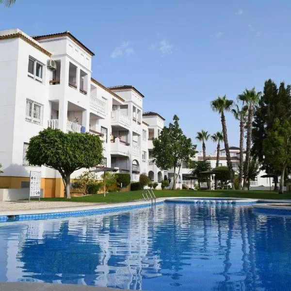 FABULOUS 2 BED 2 BATH APARTMENT !, hotel in Villamartin