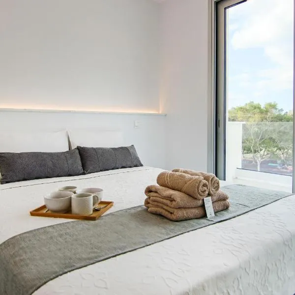 Phaedrus Living - Seaside Executive Flat Harbour 204, ξενοδοχείο σε Paphos