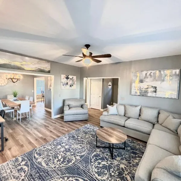 Beautiful, Spacious, Hidden Gem In Heart Of Wilmington, hotel in Wilmington