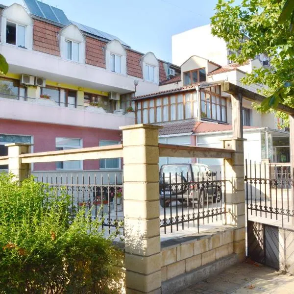Hotel Wesso, hotel di Kavarna