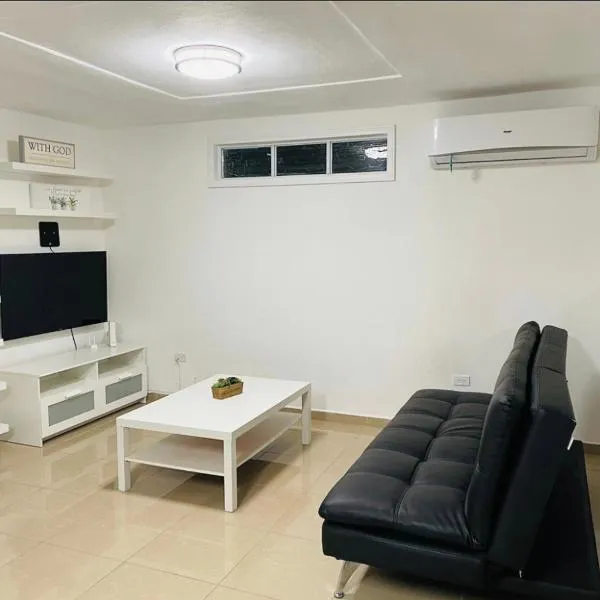 Hollywood Apartments, khách sạn ở Yabucoa