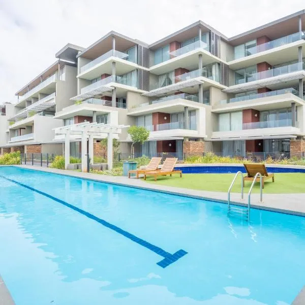 Stunning & Modern Apartment in Oceandune, hotel em Sibaya