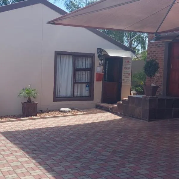 SuNel's Guest Rooms, hotel i Malmesbury