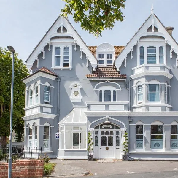 Oaklands Guest House, hotel in Weymouth