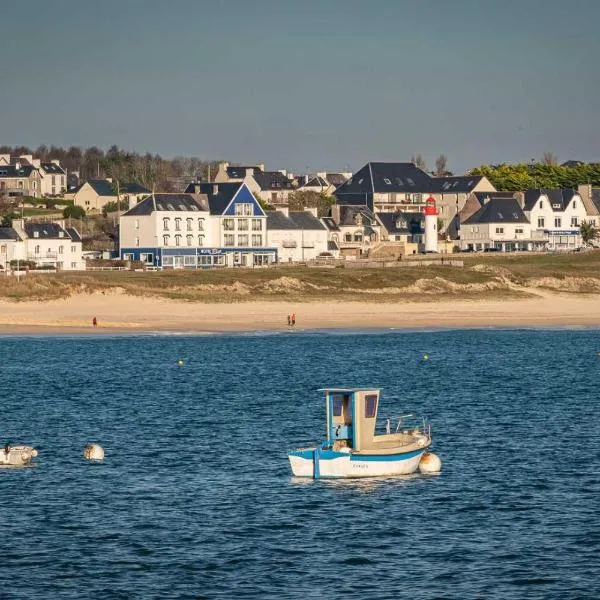 Hotel Restaurant De La Plage, hotel in Plouhinec