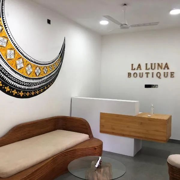 La Luna Boutique Dhangethi, hotel in Dhangethi