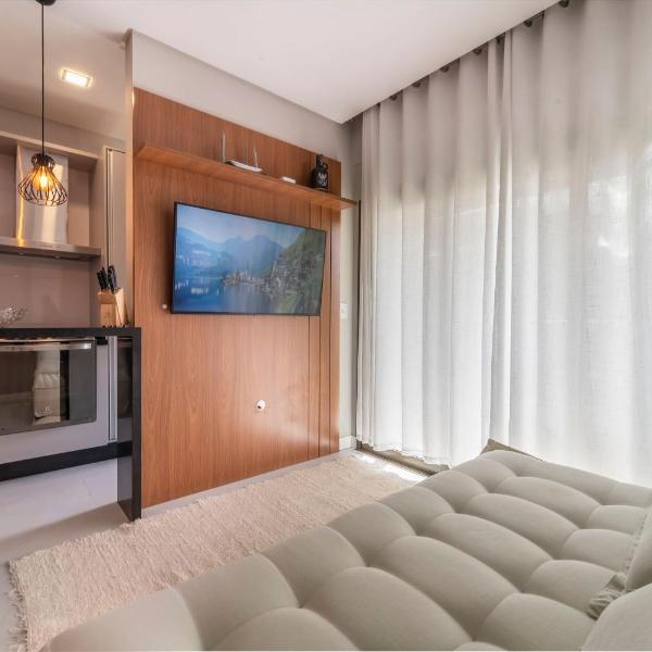 Apartamento com duas suítes no centro de Bombinhas