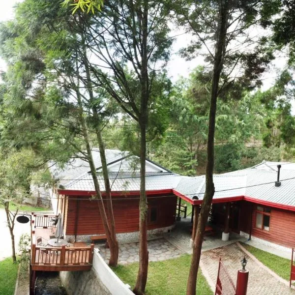 Dreamwood Lodge 夢木小屋, hotel v destinaci Dongshi