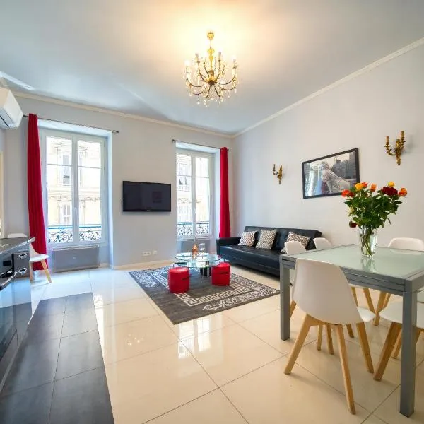 Lusso 5 beds Central Apartment, hotel v destinácii Nice