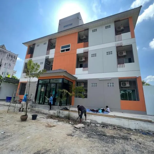 Firstbuild Apartment (เฟิร์สบิวท์อพาร์ทเม้น), khách sạn ở Bangkok