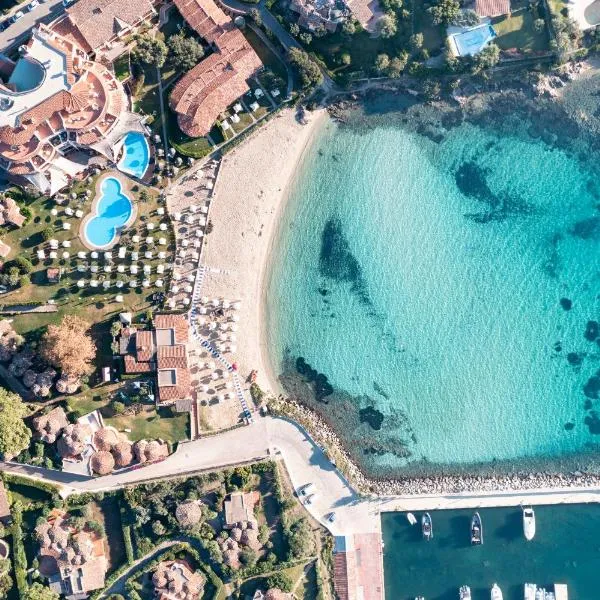 Viesnīca Hotel Resort & Spa Baia Caddinas pilsētā Golfo Aranči