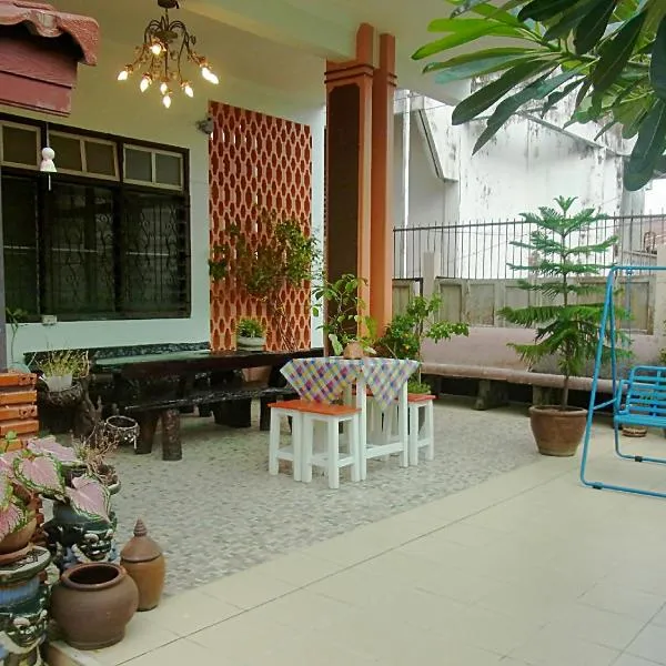 28 Rachabutr Hostel, hotel di Ubon Ratchathani