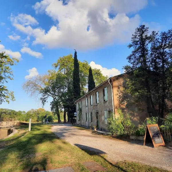 La Bonne Planque - Maison éclusière de La Planque, hotel in Mas-Saintes-Puelles