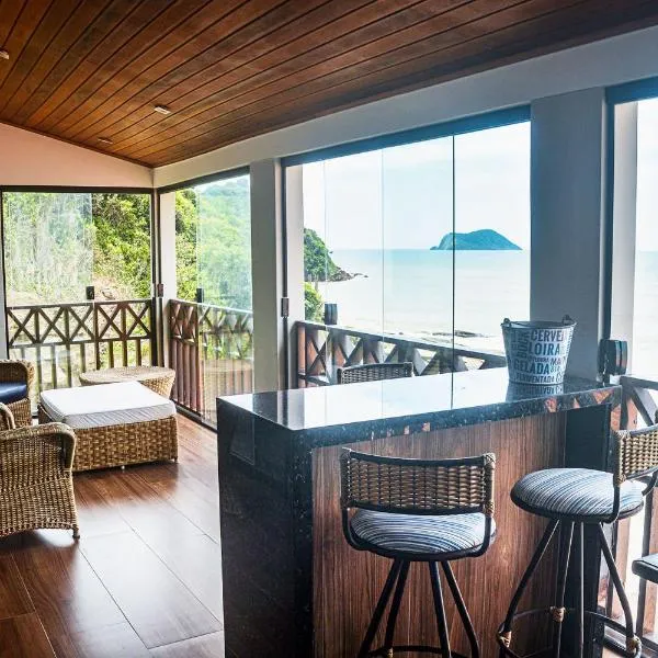 Casa pé na areia com varanda gourmet em Búzios RJ
