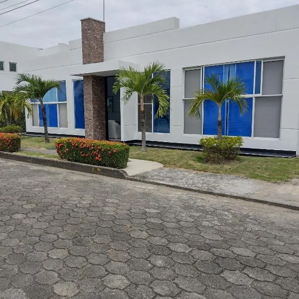 Casa Condominio Santa Ana Girardot Flandes Espinal, hotelli kohteessa Flandes