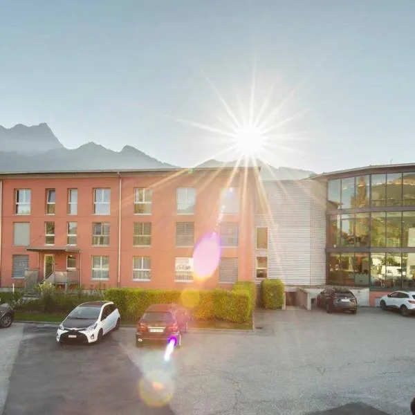 Swiss Heidi Hotel, hotel in Landquart