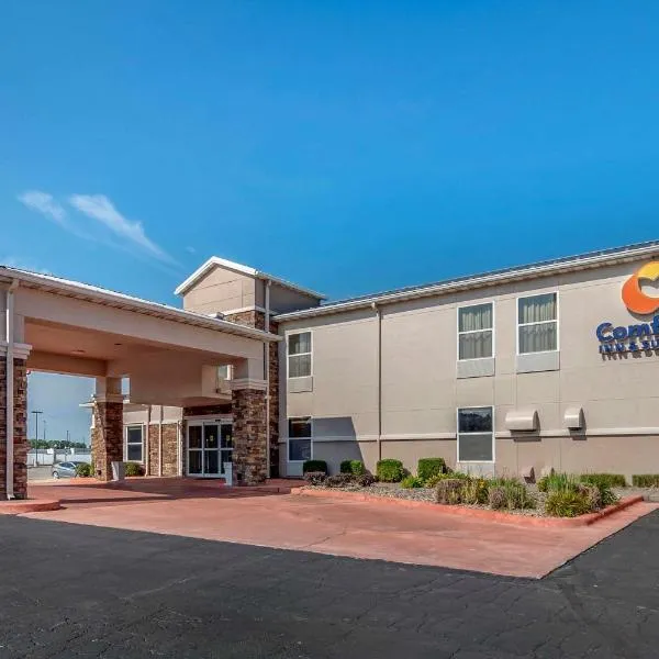 Comfort Inn & Suites Junction City - near Fort Riley, hotel in Milford