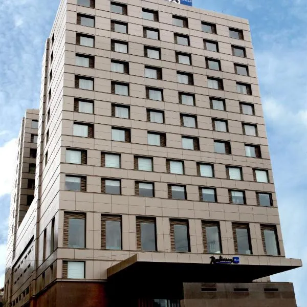 Radisson Blu Hotel Chennai City Centre photo 2