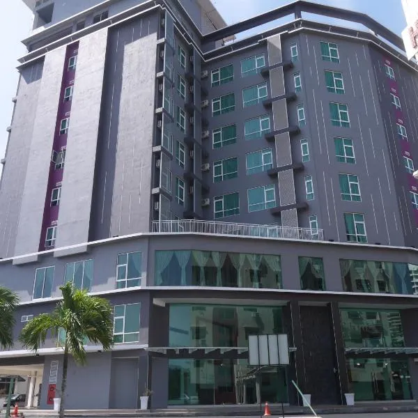MidCity Hotel Melaka، فندق في Bukit Baru