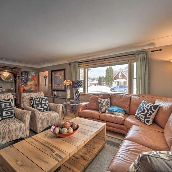 Pet-Friendly Retreat about 1 Mi to St Louis River!, hotel in Superior