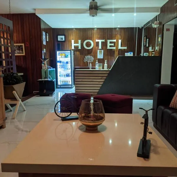Hostal Manakin, ξενοδοχείο σε Manta