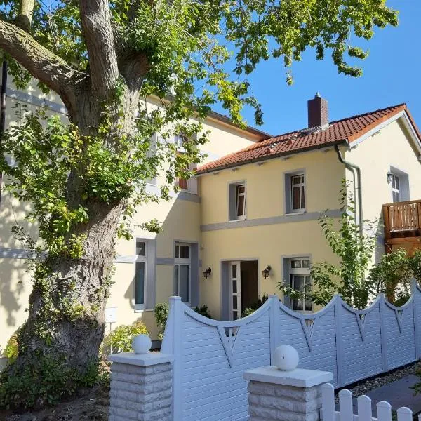 반게로게에 위치한 호텔 Ferienwohnung Villa im Park