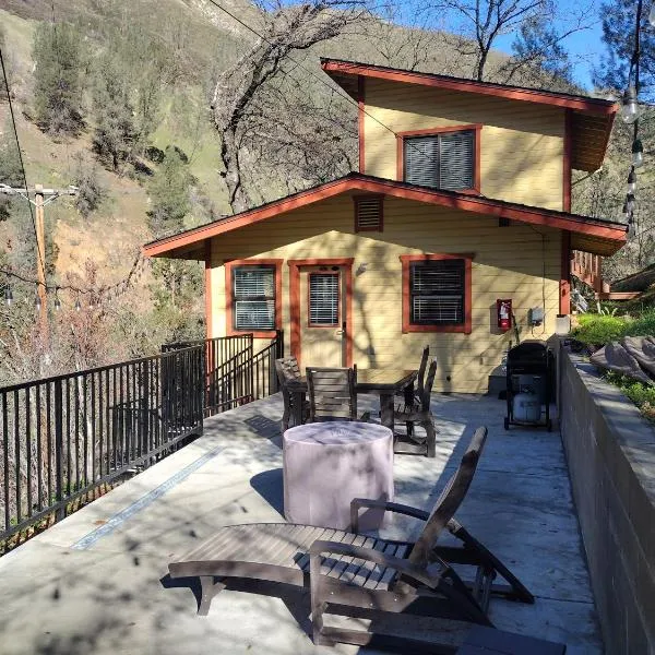 Yosemite Gatekeeper's Lodge, hotell i El Portal