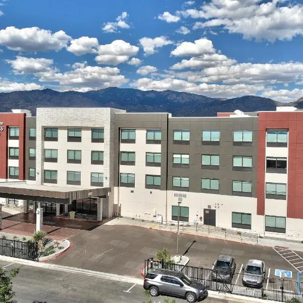 Holiday Inn Express & Suites - Albuquerque East by IHG, hotel v destinaci Albuquerque