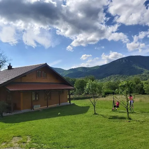 Wooden House Pia, hotel in Brod na Kupi