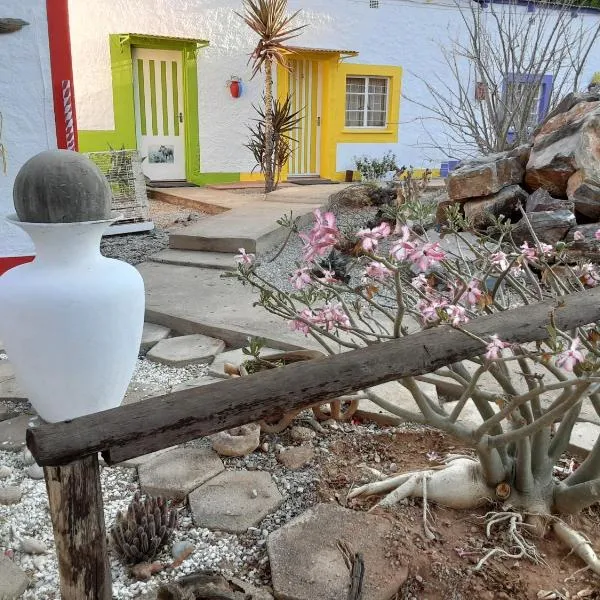 Kai-Oms Backpackers Lodge, hotel in Outjo