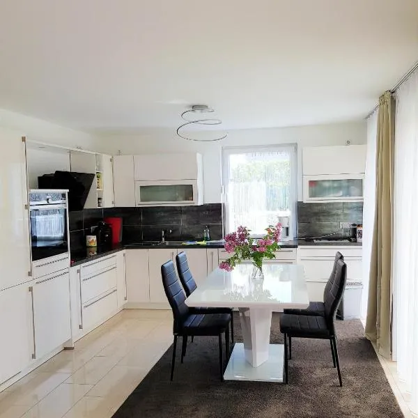 Fewo II Familie Sobierajczyk, Hotel in Blankenhagen