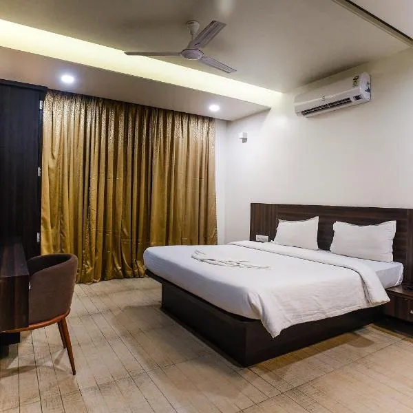 Hotel Manasi INN, hotel v destinaci Satara