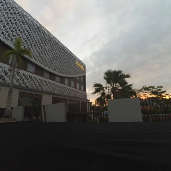 Grand Kolopaking Hotel, хотел в Karanganyar