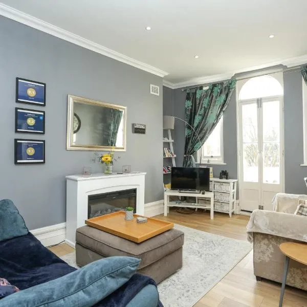 Sea View - Balcony - Free Parking, hotel in Ramsgate