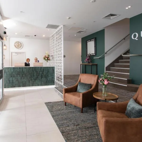 Quest Hamilton Serviced Apartments, hotel en Karamu