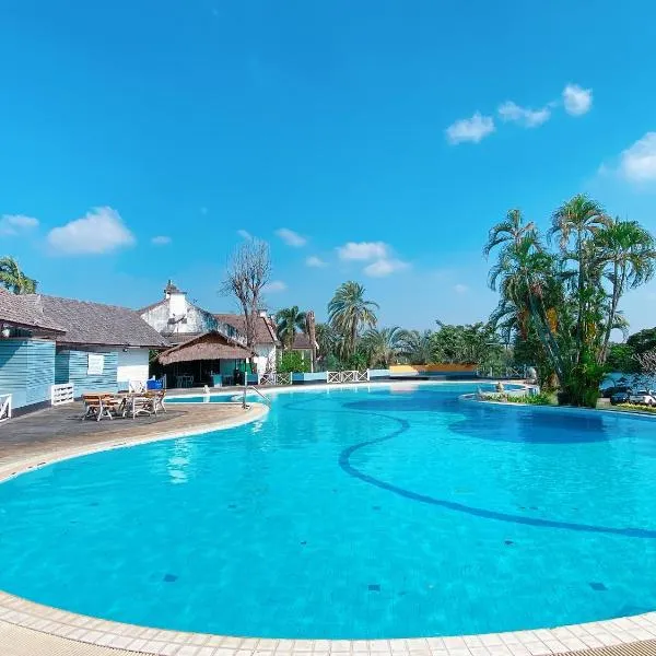 Korat Country Club Golf and Resort, hotel in Pak Thong Chai